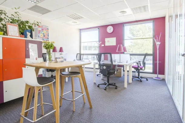Bureau privé - 13100 - 6 postes - 3018€