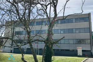 Open Space - 17100 - 15 postes - 300€