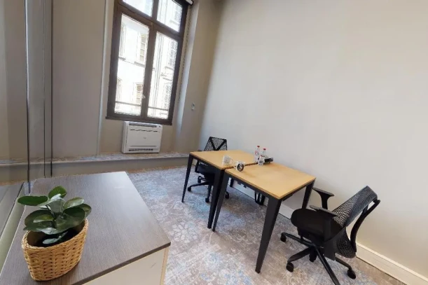 Bureau privé - 13006 - 2 postes - 1275€