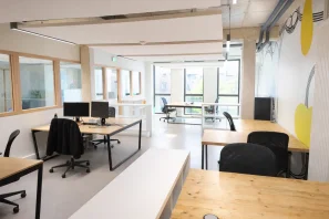 Open Space - 75020 - 17 postes - 360€