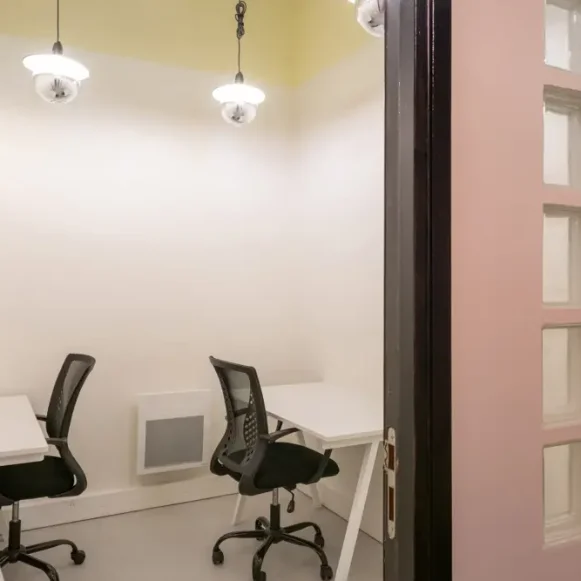 Bureau privé 10 m² 2 postes Coworking Rue Marcadet Paris 75018 - photo 1