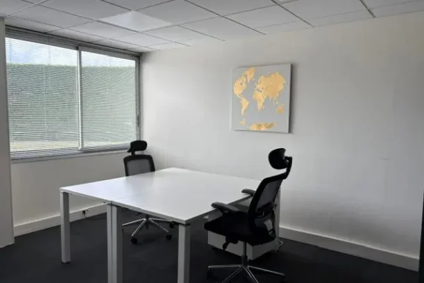 Bureau privé - 33700 - 2 postes - 800€