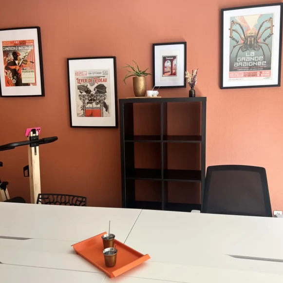 Bureau privé 17 m² 4 postes Location bureau Rue d'Aubuisson Toulouse 31000 - photo 9