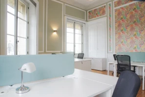 Bureau privé - 33000 - 7 postes - 3096€