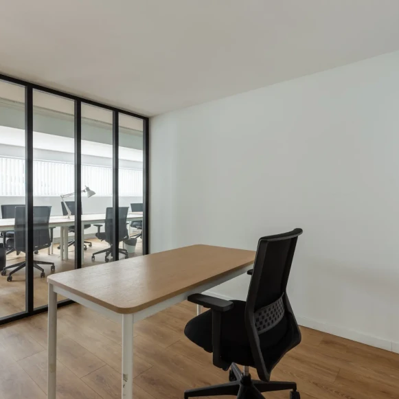Espace indépendant 80 m² 15 postes Coworking Rue Henri Chevreau Paris 75020 - photo 6