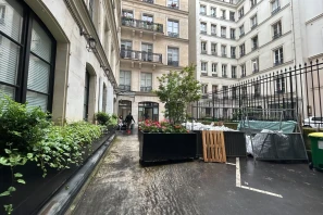 Open Space - 75009 - 1 poste - 500€