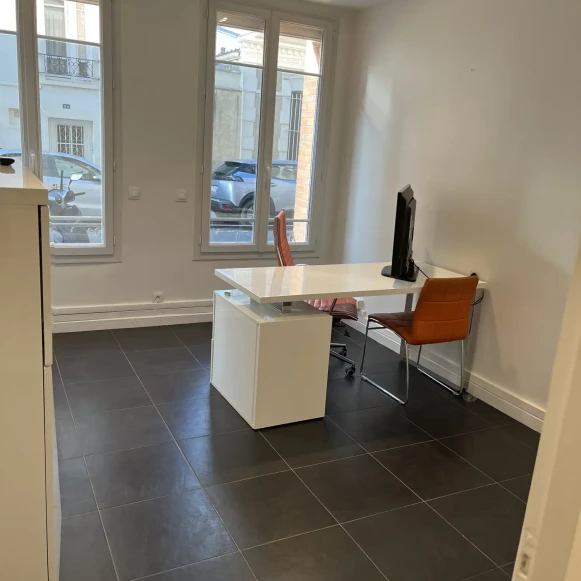 Bureau privé 48 m² 6 postes Location bureau Rue de Vanves Boulogne-Billancourt 92100 - photo 4