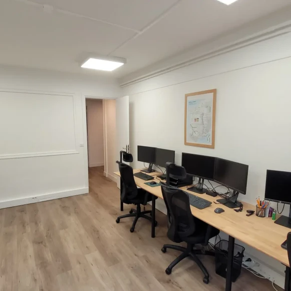 Bureau privé 20 m² 7 postes Location bureau Rue de Provence Paris 75008 - photo 3