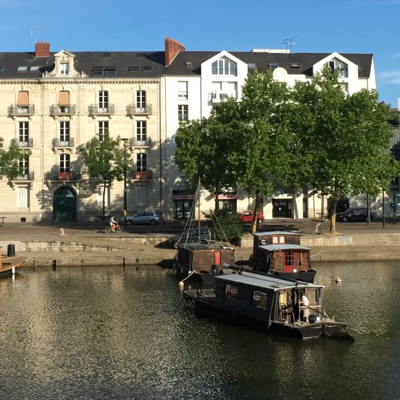 Espace indépendant 75 m² 7 postes Location bureau Quai de Versailles Nantes 44000 - photo 1