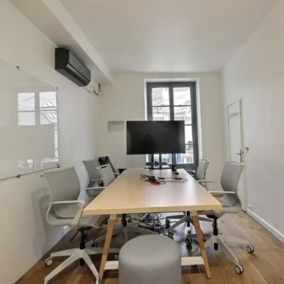 Espace indépendant 200 m² 30 postes Coworking Rue du Faubourg Saint-Denis Paris 75010 - photo 6