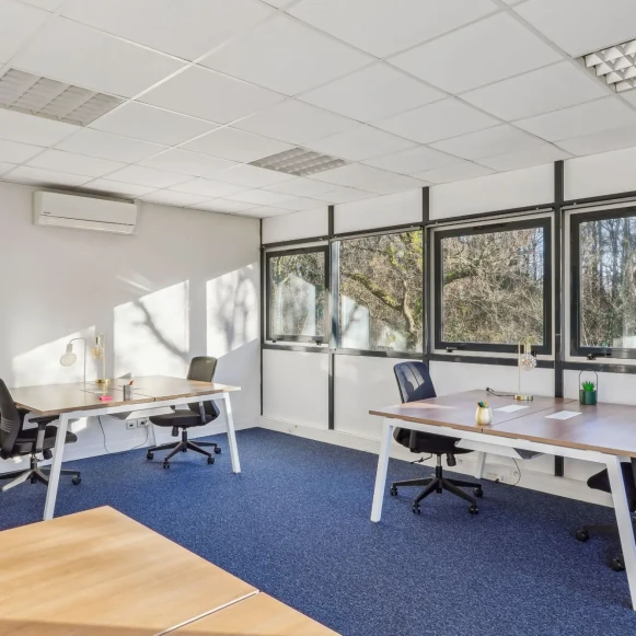 Bureau privé 28 m² 6 postes Coworking Avenue des Amethystes Nantes 44300 - photo 1