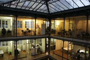 Bureau privé - 75010 - 2 postes - 900€