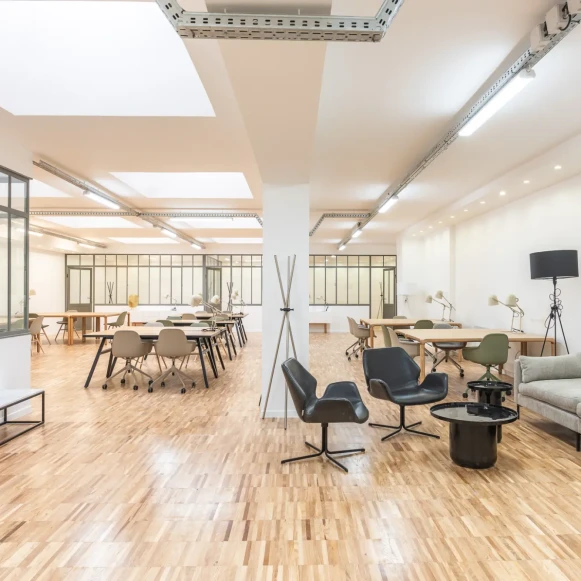 Espace indépendant 250 m² 38 postes Coworking Rue Eugène Oudiné Paris 75013 - photo 2