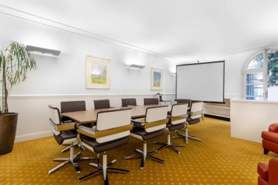 Signature - Paris, Georges V Bassano