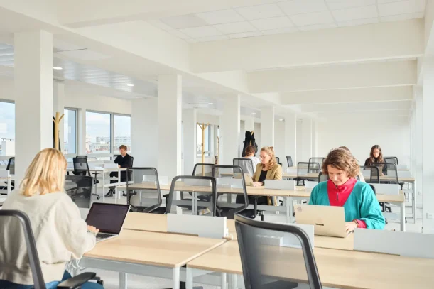 Bureau privé - 92300 - 19 postes - 10450€