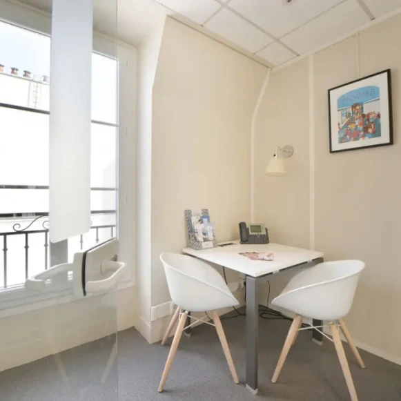 Bureau privé 10 m² 2 postes Coworking Boulevard de Sébastopol Paris 75001 - photo 1