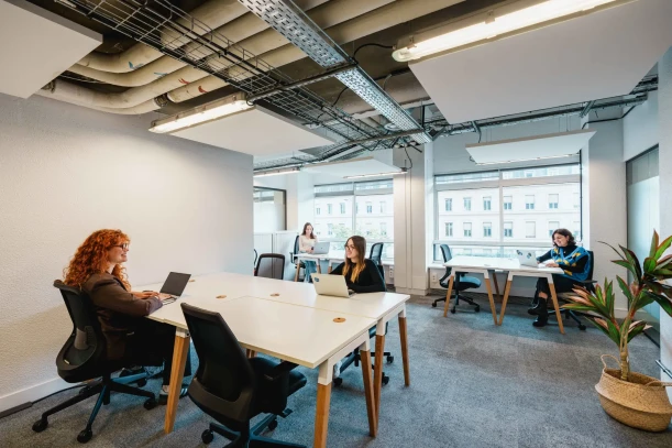 Bureau privé - 75012 - 8 postes - 5840€