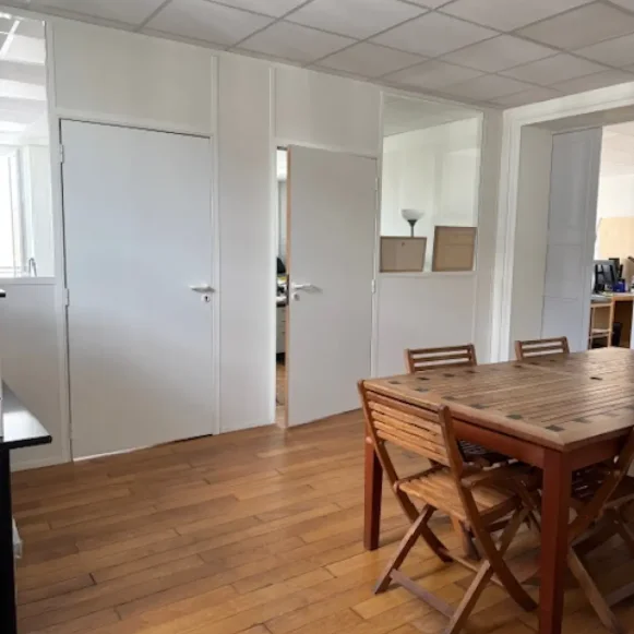 Bureau privé 27 m² 5 postes Location bureau Rue René Boulanger Paris 75010 - photo 5
