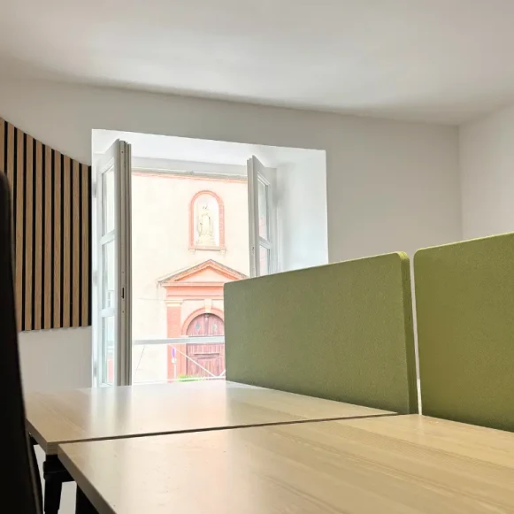 Open Space  4 postes Coworking Rue de la République Albi 81000 - photo 2