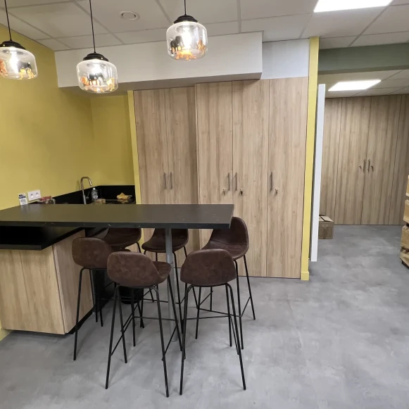 Bureau privé 15 m² 4 postes Coworking Rue de la Folie-Regnault Paris 75011 - photo 4