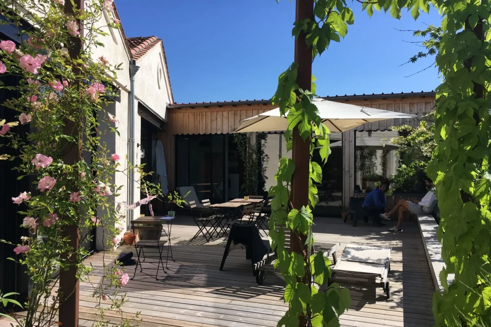 Open Space - 33000 - 4 postes - 320€