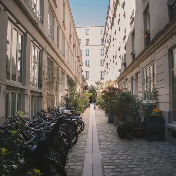 Espace indépendant 100 m² 13 postes Location bureau Rue du Faubourg Saint-Denis Paris 75010 - photo 1