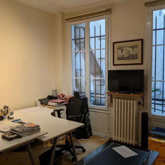 Bureau privé 15 m² 3 postes Location bureau Rue d'Athènes Paris 75009 - photo 4