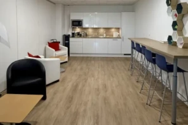 Bureau privé - 92800 - 2 postes - 980€