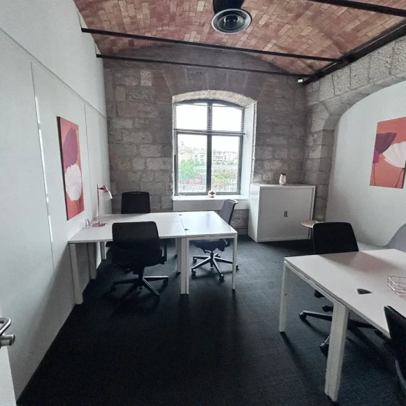 Bureau privé 4 m² 1 poste Location bureau Place de la Joliette Marseille 13002 - photo 10