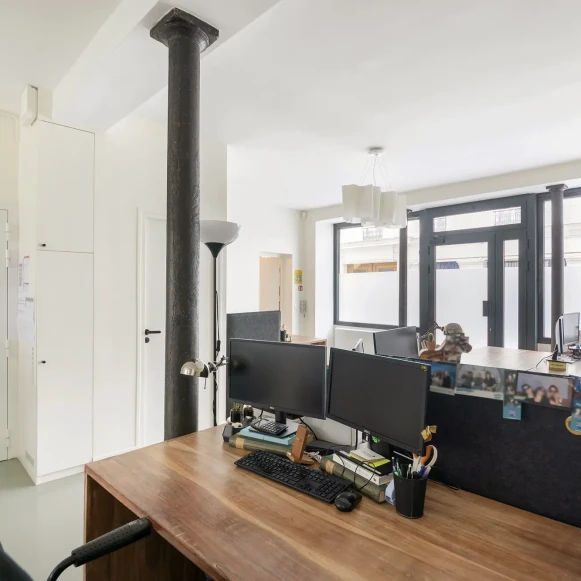 Espace indépendant 61 m² 9 postes Coworking Rue Henri Feulard Paris 75010 - photo 1