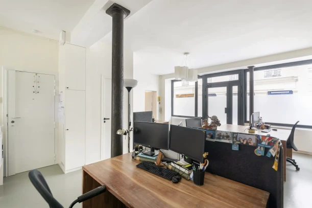 Espace indépendant - 75010 - 9 postes - 4200€