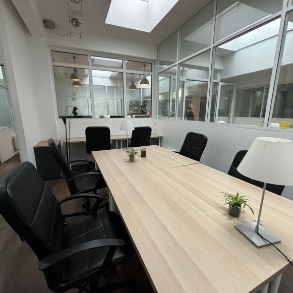 Bureau privé 16 m² 4 postes Location bureau Rue Claude Pouillet Paris 75017 - photo 2