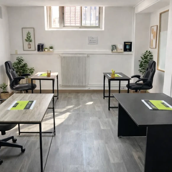 Bureau privé 22 m² 4 postes Coworking Rue Rabelais Montreuil 93100 - photo 1