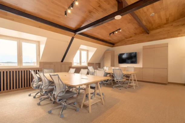 Espace indépendant - 75002 - 14 postes - 9800€