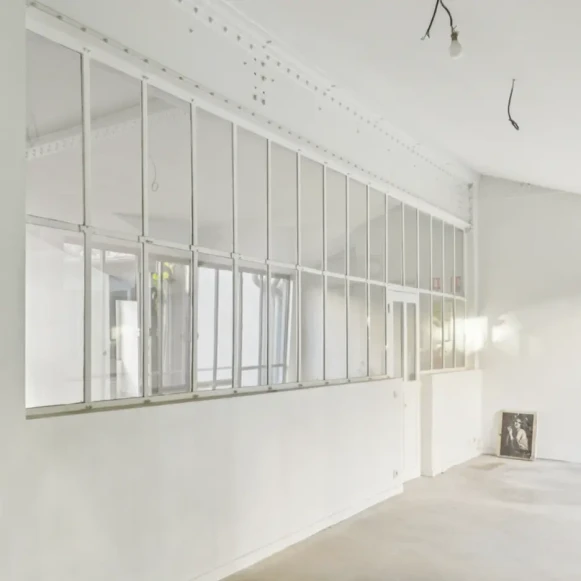 Espace indépendant 133 m² 24 postes Location bureau Rue Jacques Louvel-Tessier Paris 75010 - photo 4