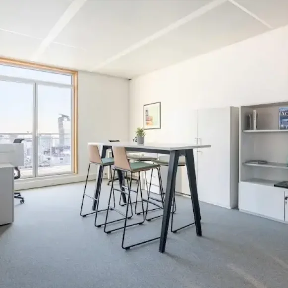 Bureau privé 28 m² 8 postes Location bureau Rue du Château des Rentiers Paris 75013 - photo 3