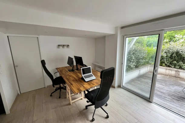 Bureau privé - 64200 - 5 postes - 200€