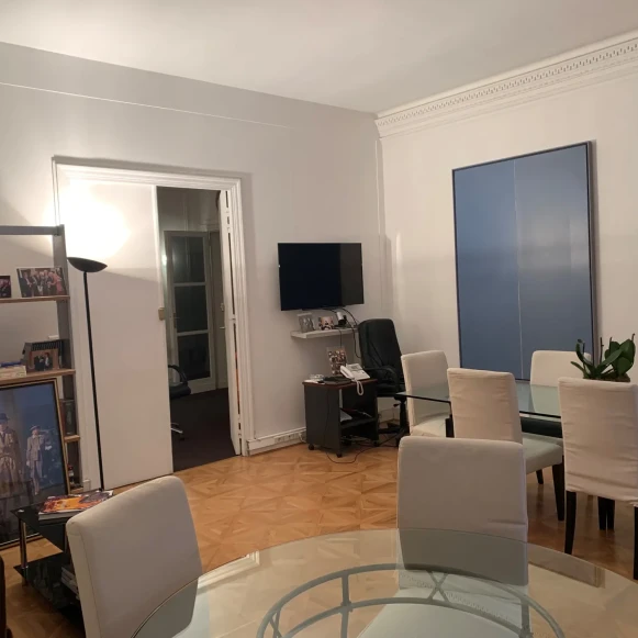 Bureau privé 27 m² 5 postes Location bureau Avenue Bugeaud Paris 75016 - photo 2