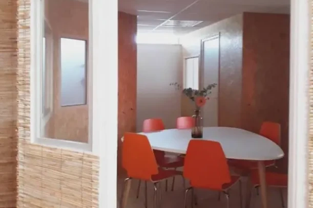 Open Space - 56640 - 7 postes - 180€