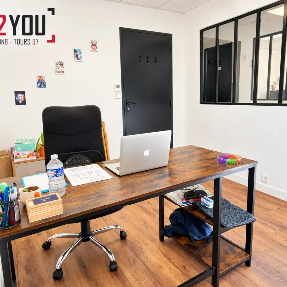 Bureau privé 14 m² 2 postes Location bureau Place Michelet Tours 37000 - photo 1