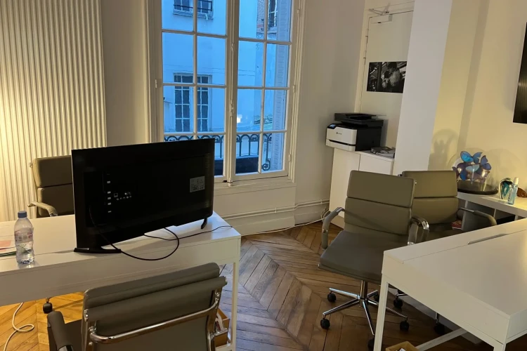 Bureau privé - 75016 - 3 postes - 1300€