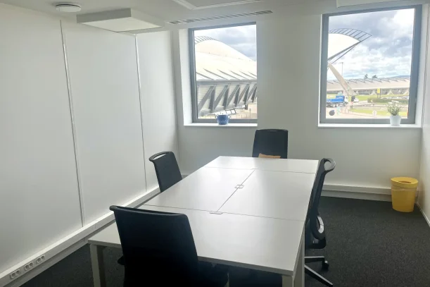 Bureau privé - 69125 - 4 postes - 1253€