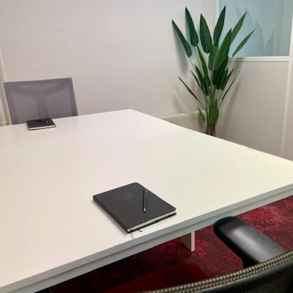 Bureau privé 10 m² 3 postes Location bureau Boulevard Exelmans Paris 75016 - photo 1