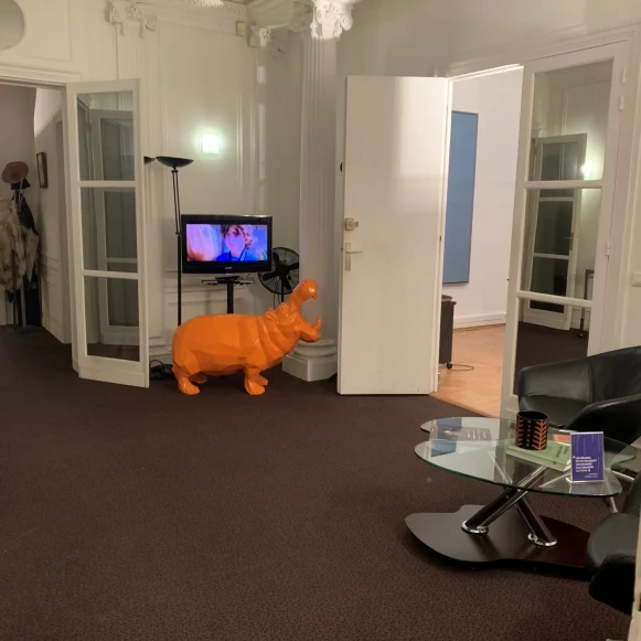 Bureau privé 27 m² 5 postes Location bureau Avenue Bugeaud Paris 75016 - photo 9