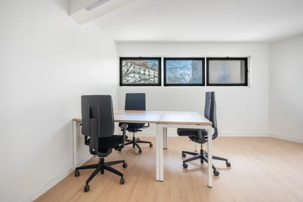Bureau privé - 75012 - 3 postes - 1050€