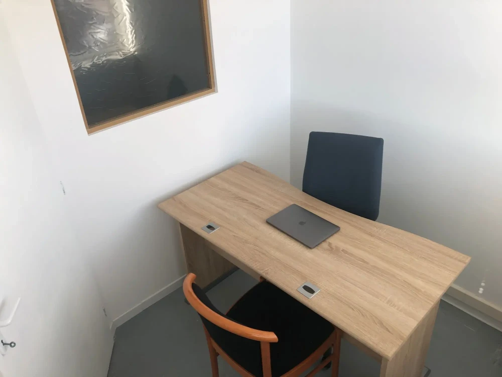 Bureau privé - 83130 - 1 poste - 315€