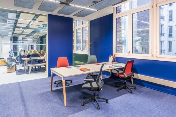 Bureau privé - 75018 - 5 postes - 975€