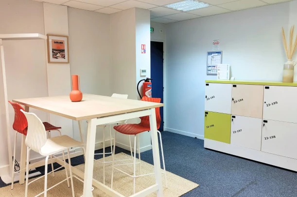Open Space - 44500 - 4 postes - 190€