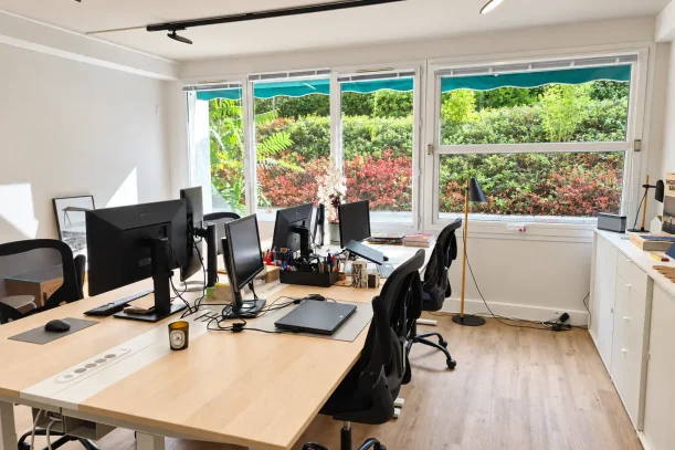 Bureau privé - 75005 - 4 postes - 2200€