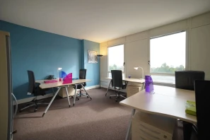 Bureau privé - 06200 - 2 postes - 647€